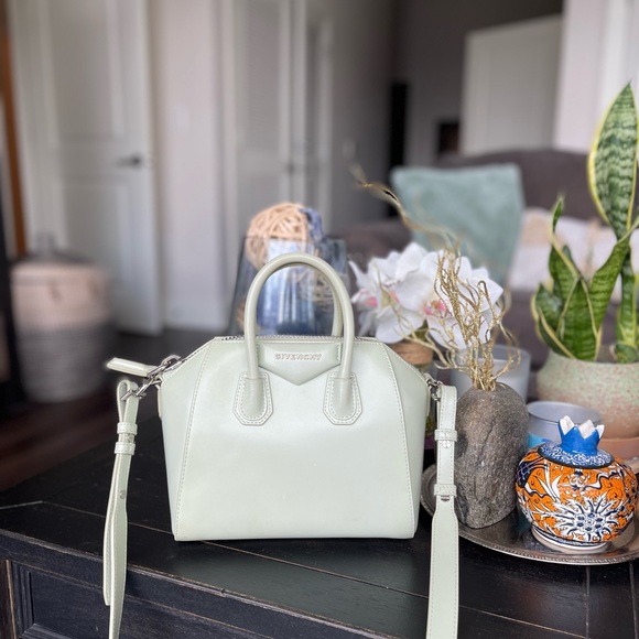 Authentic GIVENCHY Antigona Mini Shoulder Handbag - Picture 8 of 10